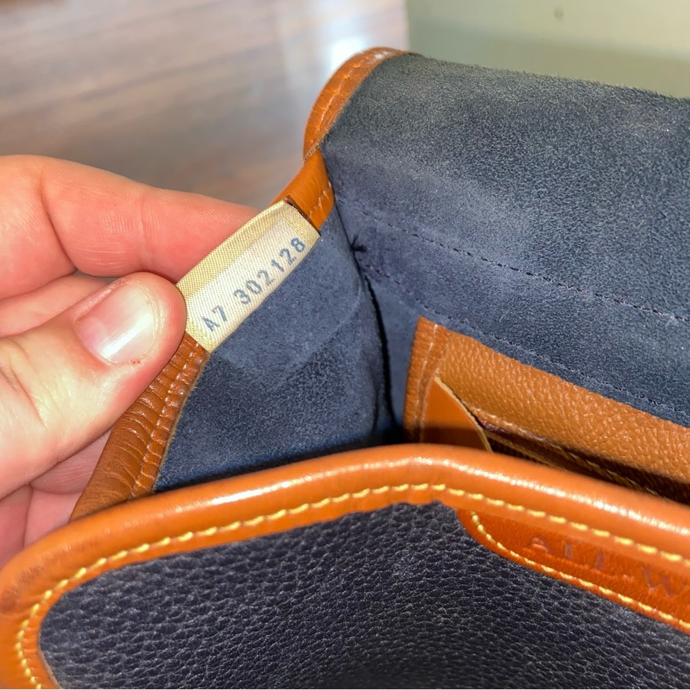 “Essex” Dooney and Bourke vintage black and Tan Leather Crossbody Bag - Picture 14 of 14